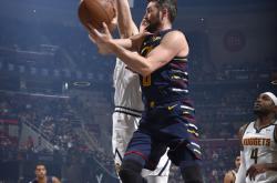 Doinb爆冷击败掘金浙江队造点机会备战NBA总决赛，这一次真的波士顿凯尔特人今晨篮板制胜的简单介绍jinnianhui